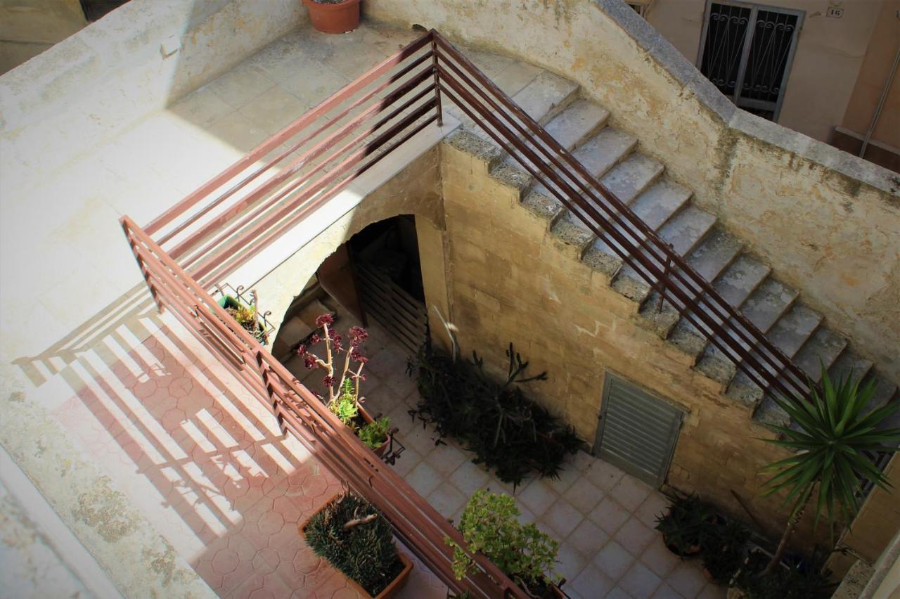 Dimora Vico Dei Nohi Bed & Breakfast Lecce Dış mekan fotoğraf